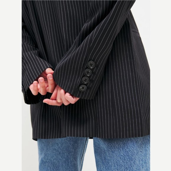 Reformation The Classic Relaxed Blazer | Black And White 🛍Thanksgiving Day Sale - Picture 6 of 10